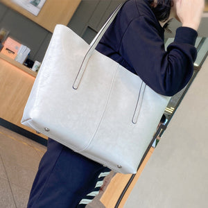 High-Capacity Zipper Stitching Tote