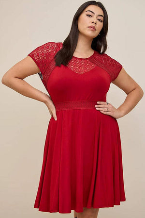 Plus Size Lace Yoke Splice Fit-And-Flare Curvy Dress